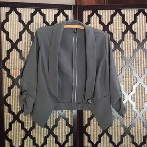 Gray lightweight blazer 3/4 length sleeves